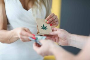 What to Expect When You Use a Cannabis Delivery Service